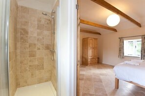5 quartos, berços grátis, Wi-Fi de cortesia