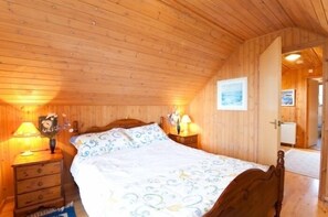 3 bedrooms, free cots/infant beds