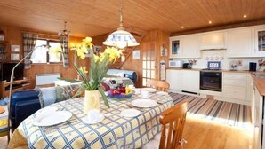 Repas dans la chambre