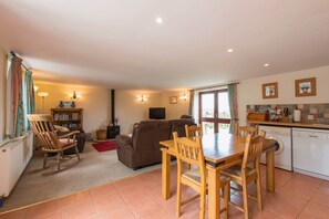 In-room dining - The Piggery at Goonwinnow (Newquay)