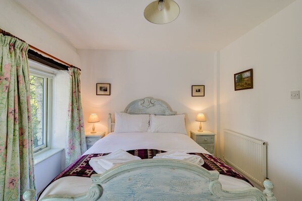 2 bedrooms, free cots/infant beds, free WiFi