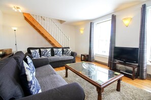 Living area - The Customs House (St Austell)