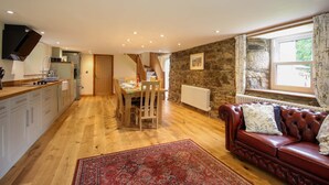 Unclassified image, 4 of 32, button - The Coach House (Bodmin)