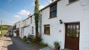 Property entrance - The Bolt Hole (Truro)