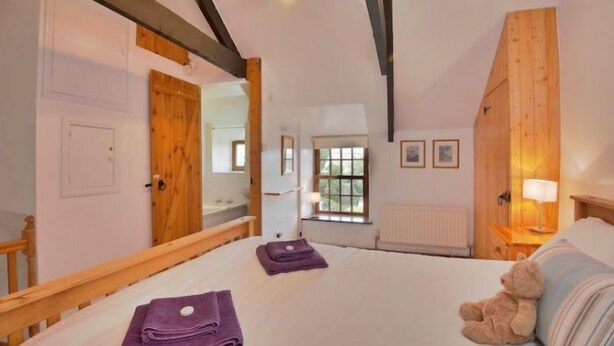 Room - The Bolt Hole (Truro)