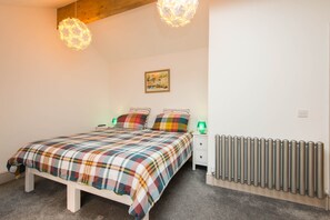 3 bedrooms, free cots/infant beds, free WiFi