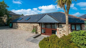 Front of property - Stables at Goonwinnow (Newquay)
