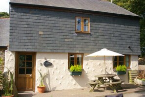 Exterior - St Keverne Cottage (Falmouth)