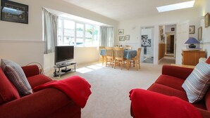 Living area - Spinnakers (Truro)