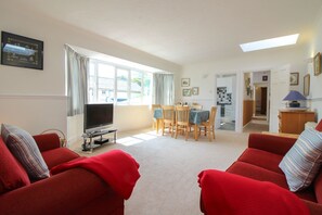 Living area - Spinnakers (Truro)