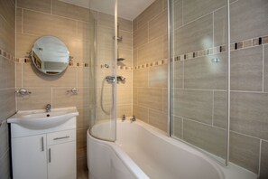 Bathroom - Smithy Cottage (Marazion)