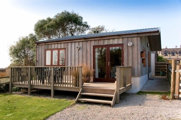 Vista frontal de la propiedad