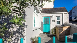 Front of property - Sunshine Cottage (Falmouth)