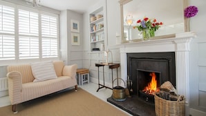 Fireplace - Sunshine Cottage (Falmouth)