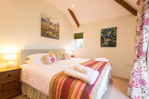 3 bedrooms, free cribs/infant beds - Willows at Pollaughan (Truro)