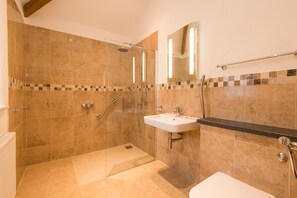 Bathroom - Willows at Pollaughan (Truro)