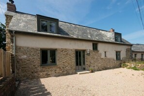 Front of property - Whim Cottage (Falmouth)