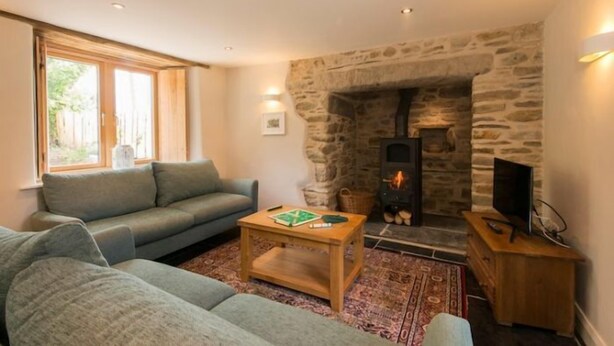 Fireplace - Whim Cottage (Falmouth)