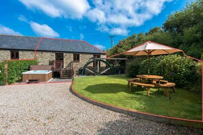 Property grounds - Wheel House at Goonwinnow (Newquay)