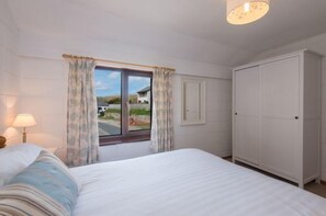 2 bedrooms, free cots/infant beds, free WiFi - Villa Francia (Newquay)