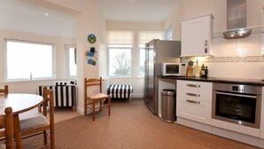 2 bedrooms, cribs (free), WiFi (free) - Upper Tresulian (Truro)