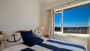 Room - Water Side (Falmouth)