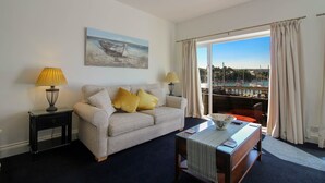 Living area - Water Side (Falmouth)