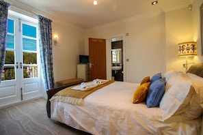 4 bedrooms, free WiFi