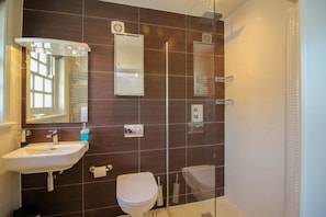 Bathroom - Upper Bohella House (Truro)