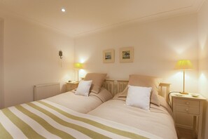 4 bedrooms, free cots/infant beds, free WiFi