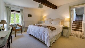 5 chambres, lit de bébé (gratuit), accès au Wi-Fi (inclus)