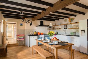 In-room dining - Trevigue Cottage (Bude)