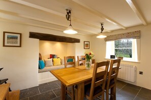 1 soverom, barnesenger (inkludert) og wi-fi (inkludert)