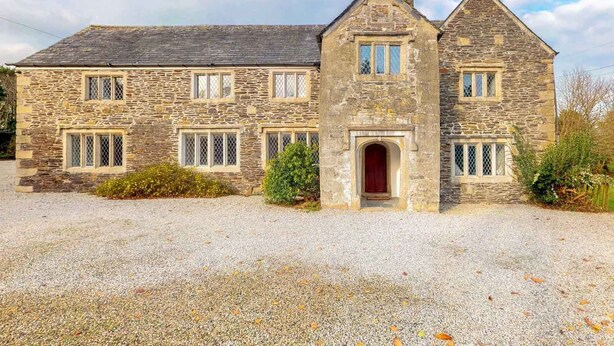 Front of property - Tretawn Farmhouse (Bodmin)