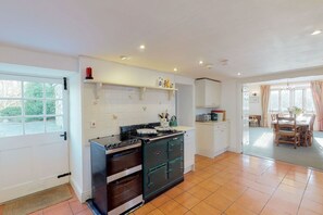 Dishwasher, cookware/dishes/utensils