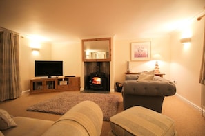2 bedrooms, free cribs/infant beds, free WiFi - Trennal Barn (Penzance)