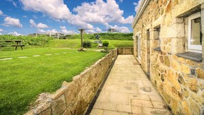 Property grounds - Trennal Barn (Penzance)