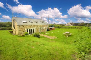 Property grounds - Trennal Barn (Penzance)