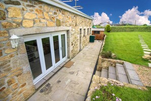 Front of property - Trennal Barn (Penzance)