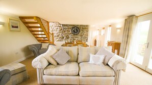 Living area - Trennal Barn (Penzance)