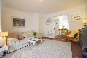 Fireplace - Trevennen Cottage (Falmouth)