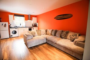 2 bedrooms, free cribs/infant beds, free WiFi - Ty Capel (St Austell)