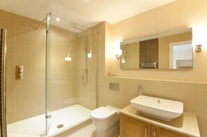 Bathroom - Tremayne Barn (Truro)