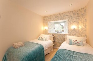 3 bedrooms, free cots/infant beds, free WiFi