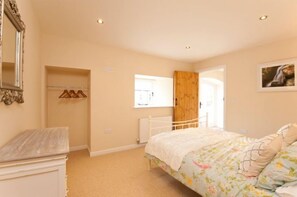 Room - Tremayne Barn (Truro)