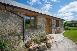 Front of property - Treganoon Round Barn (Bodmin)
