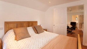 1 bedroom, WiFi (free) - Towan at Chycarne Farm (Helston)