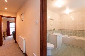 Room - Tregolfva (St Austell)