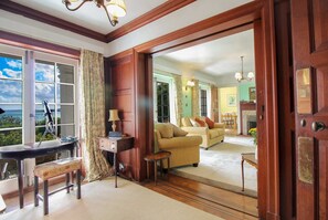 Living area - The White House (Truro)