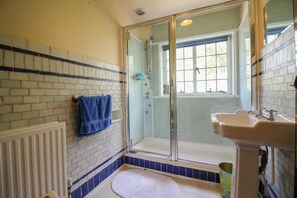 Bathroom - The White House (Truro)